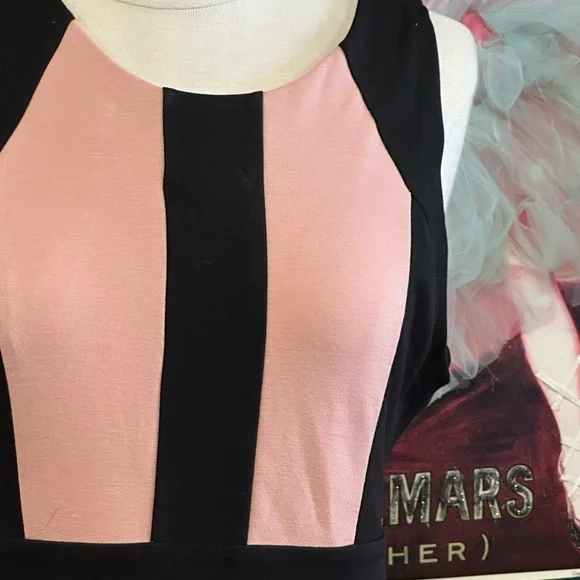 Peach 🍑 black dress - Picture 7 of 7